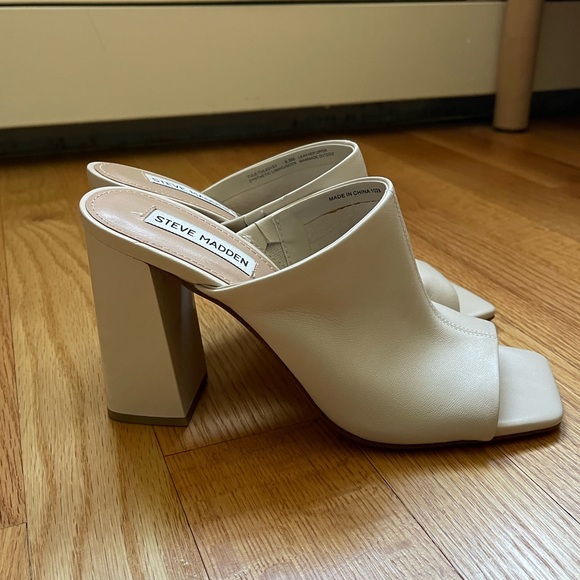 STEVE MADDEN BLOCK HEEL SANDALS - Picture 3 of 5